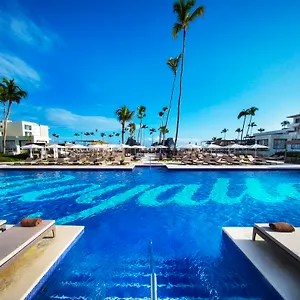https://royalton-bavaro-resort-spa.comcaribbean.com